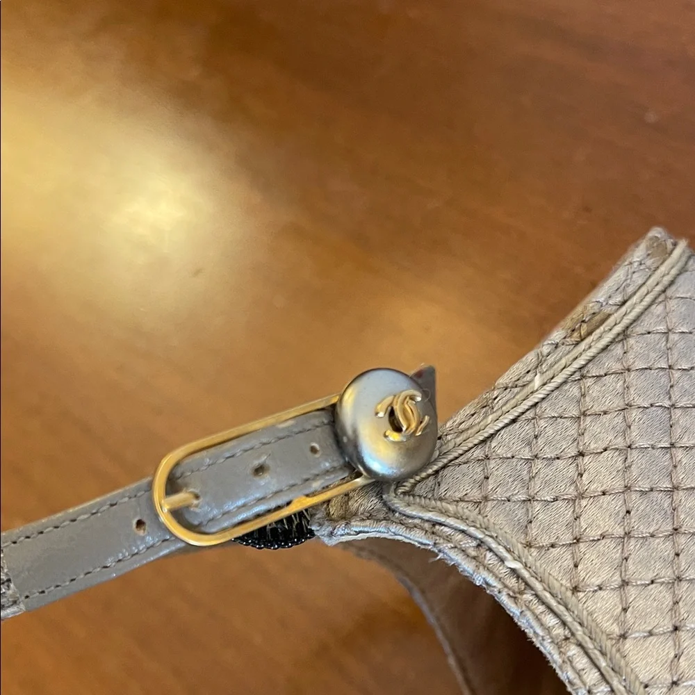 CHANEL silver/grey Textured Heels - Picture 9 of 13